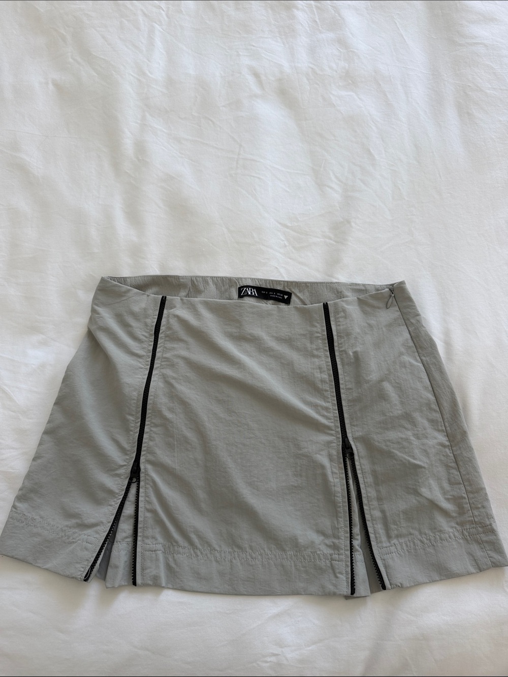 ZARA Light Gray Mini Skirt with Black Zip Trim